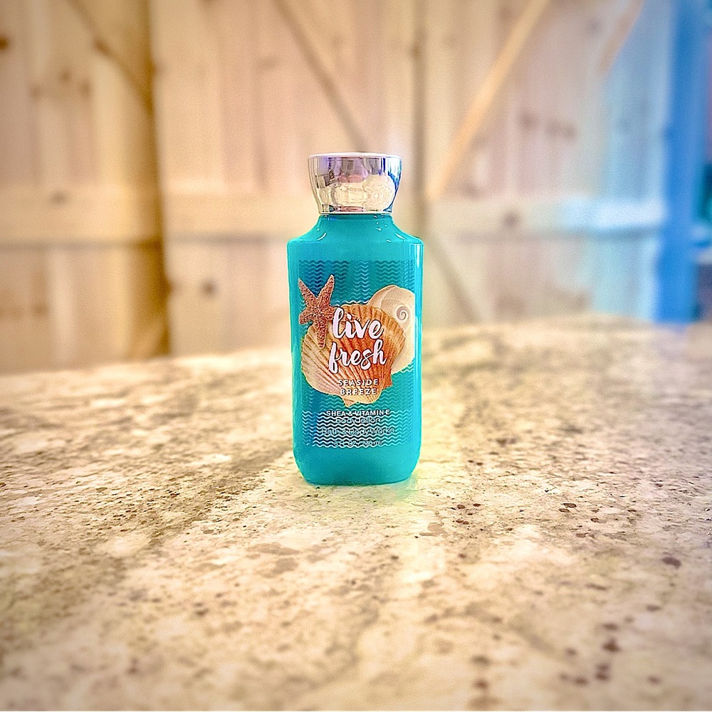 NWT & Unused Bath & Body Works Live Fresh Seaside Breeze Lotion! RARE!